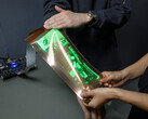 LG Display si aspetta che le aziende utilizzino il suo display Stretchable per gli smartphone. (Fonte: LG Display)