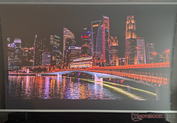 e alla luce del giorno (fotografato con iPhone 16 Pro)