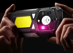 Ulefone Armor 29 Pro presenta un display secondario rotondo sul retro. (Fonte: Ulefone)