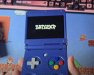 BatleXP Flip in una delle due opzioni di colore del lancio. (Fonte: Retro Gaming with Deadfred)