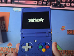 BatleXP Flip in una delle due opzioni di colore del lancio. (Fonte: Retro Gaming with Deadfred)