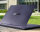 Legion 7a 15ASH11 non contiene porte posteriori, a differenza di altri computer portatili Legion 7 recenti.