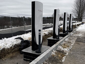 Tesla installerà o sostituirà i Supercharger più velocemente con la nuova base di stallo (Fonte immagine: Ondrej Bacina/X)
