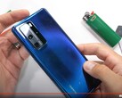 JerryRigEverything alle prese con P40 Pro