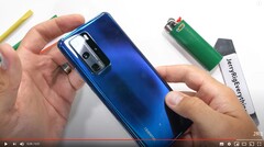 JerryRigEverything alle prese con P40 Pro