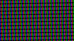 Il display LC utilizza una classica matrice di sub-pixel RGB composta da un diodo a emissione luminosa rosso, uno blu e uno verde
