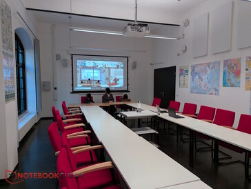 La sala del seminario, con un partecipante di Zoom che si unisce in seguito