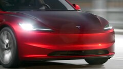 fari della Model 3 del 2024 (immagine: Tesla/YT)