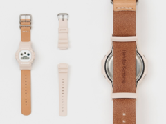 L'orologio della collaborazione Casio G-Shock x Hender Scheme DW-5900 (nella foto) è dotato di una cassa in resina completamente beige e di un quadrante bianco traslucido abbinato a un cinturino in pelle fatto a mano. (Fonte: Hender Scheme via Instagram))