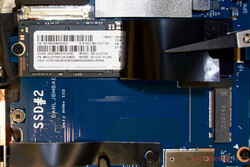 Samsung PM9A1 e uno slot SSD gratuito