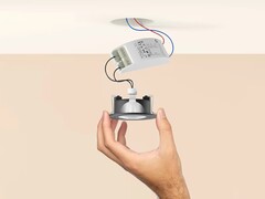 Il nuovo trasformatore MR16 di Philips Hue è progettato per alcuni dei faretti del marchio (nella foto). (Fonte: Philips Hue)