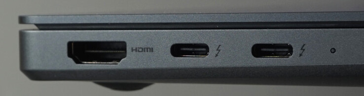 A sinistra: HDMI 2.0, due porte Thunderbolt 4