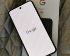 Un bozzetto di come il Pixel 5 apparirebbe con una foratura centrata. (Fonte: eBay - modificato)