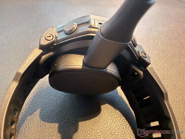 L'adattatore di ricarica compatto è incluso, il cavo non è incluso