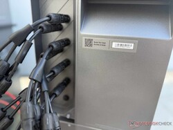 Grazie a una potenza in ingresso fotovoltaica di 5.000 W, è possibile collegare numerosi pannelli solari al Solarbank 4 Pro.