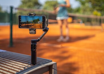 Il gimbal per smartphone Hohem V3 Ultra ha un telecomando touchscreen staccabile da 1,22 pollici (Fonte: Hohem)