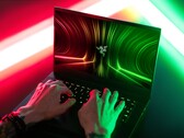 Razer sta diventando rossa: Blade 14 è tornato dalla morte con 100 W TGP GeForce RTX 3080 grafica e un 7 nm AMD Ryzen 9 5900HX Zen 3 CPU (Fonte: Razer)