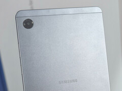 Una presunta immagine di un prototipo di Galaxy Tab A11 dalla parte posteriore. (Fonte immagine: via Mukul Sharma)