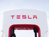 I Magic Dock Supercharger ricaricheranno presto altri veicoli elettrici (immagine: Tesla)