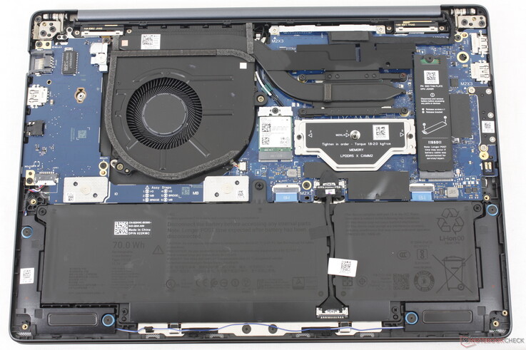 Scheda madre del Dell Pro 5 14. Si noti lo slot LPCAMM2 per la nostra configurazione di prova
