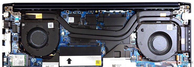 Il VivoBook Pro 16 utilizza un sistema di raffreddamento a doppia ventola e doppio tubo di calore