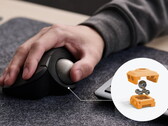 Il mouse con trackball Elecom Ist Plus (IT10MRS) utilizza rulli a 5 sfere con attrito ridotto.