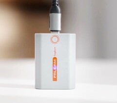 La batteria Falcam può essere ricaricata direttamente tramite un cavo USB-C.