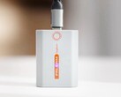 La batteria Falcam può essere ricaricata direttamente tramite un cavo USB-C.