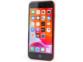 Recensione dello smartphone Apple iPhone SE 2020 - un piccolo telefono con un cuore che batte veloce