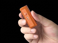 L’Oknife MK è leggermente più piccolo di un accendino BIC.