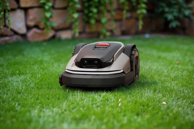Il robot tosaerba Roborock RockMow S1. (Fonte: Roborock)