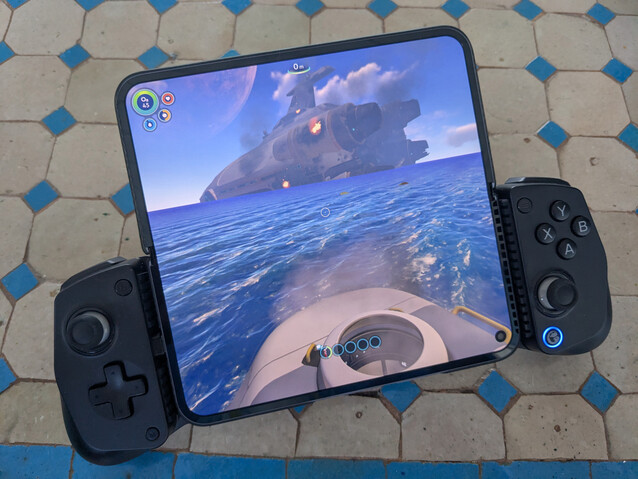 Subnautica offre oltre 30 ore di sopravvivenza subacquea sul suo dispositivo Android 