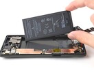 È ora possibile sostituire la batteria del Pixel 6a con un componente originale di Google. (Fonte: iFixit)