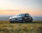 Decine di auto Tesla sono state violate da un ricercatore di sicurezza. (Fonte: Martin Katler via Unsplash)