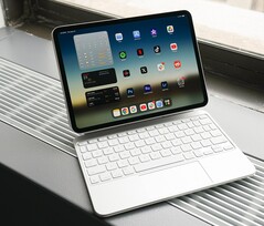 Appleil tablet pieghevole dell'azienda potrebbe essere grande quasi quanto due iPad Pro affiancati. Nella foto - iPad Pro M4 (Fonte: ZDNet)