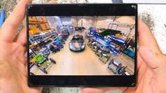 Alla ricerca di tracce di tiranio, il canale YouTube JerryRigEverything smonta il Samsung Galaxy Z Fold8.
