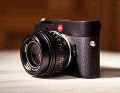 Il Leica Noctilux-M 1.2/35 ASPH. è molto compatto ma relativamente pesante (fonte: Leica)