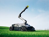 NexLawn Master X può lanciare palle ai cani e raccogliere frutta dagli alberi. (Fonte: Mova)