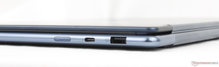 Destra: pulsante di accensione, USB-C (40 Gbps) Thunderbolt 4 con DisplayPort 2.1 + Power Delivery 3.0, USB-A 3.2 Gen. 2 (10 Gbps)