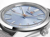 Il logo Grand Seiko e la lancetta dei secondi presentano una finitura in oro rosa.