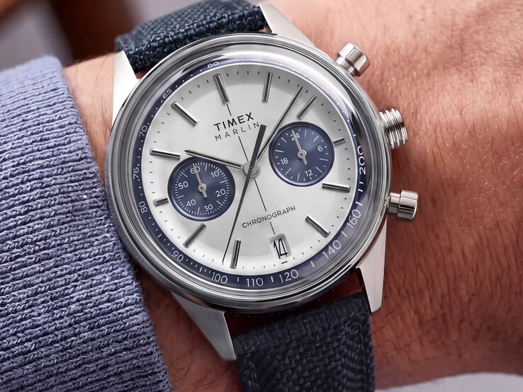 Primo piano del Timex Marlin Jet Chronograph TW2Y89900 al polso.