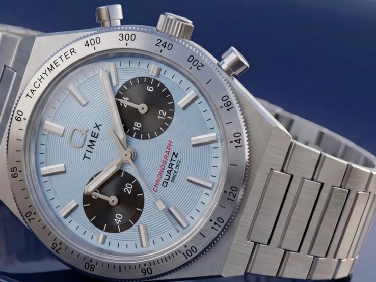Il Timex TW2Y92400 presenta un quadrante radiale in stile CD blu ghiaccio, contatori neri,