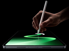 Il Pad 9 offre un supporto adeguato per stilo e tastiera. Nella foto: il tablet con lo stilo Focus Stylus Pro 12.