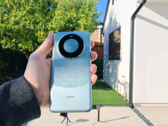 Il test pre-drop del Mate 60 Pro. (Fonte: PBKReviews via YouTube)