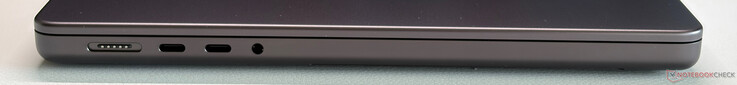 Sinistra: MagSafe, 2x USB-C 4.0 con Thunderbolt 5 (120 Gbps, DisplayPort 2.1, Power Delivery), audio da 3,5 mm