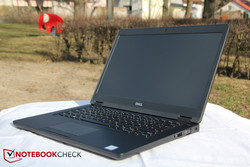 Recensione: Dell Latitude 5490. Modello fornito da Dell US