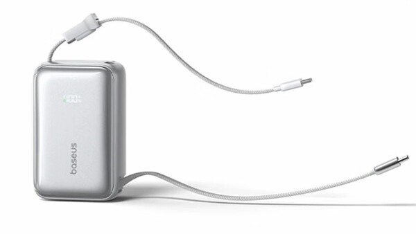 Il Baseus PicoGo AR11 dispone di due cavi USB-C integrati, uno dei quali è retrattile.