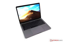 Recensione dell'pple MacBook Pro 13 2019 2x TB3. Modello di test gentilmente fornito da Notebooksbilliger.