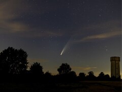 Immagine che mostra la cometa Neowise. (Fonte: TheOtherKev - Pixabay)