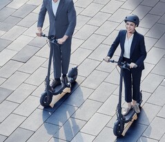 Lo scooter elettrico Xiaomi 4 Pro (seconda generazione) è stato lanciato a livello globale nel maggio dello scorso anno. (Fonte immagine: Xiaomi)